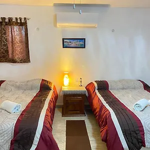 https://casa-liz.quintano-roohotels.com